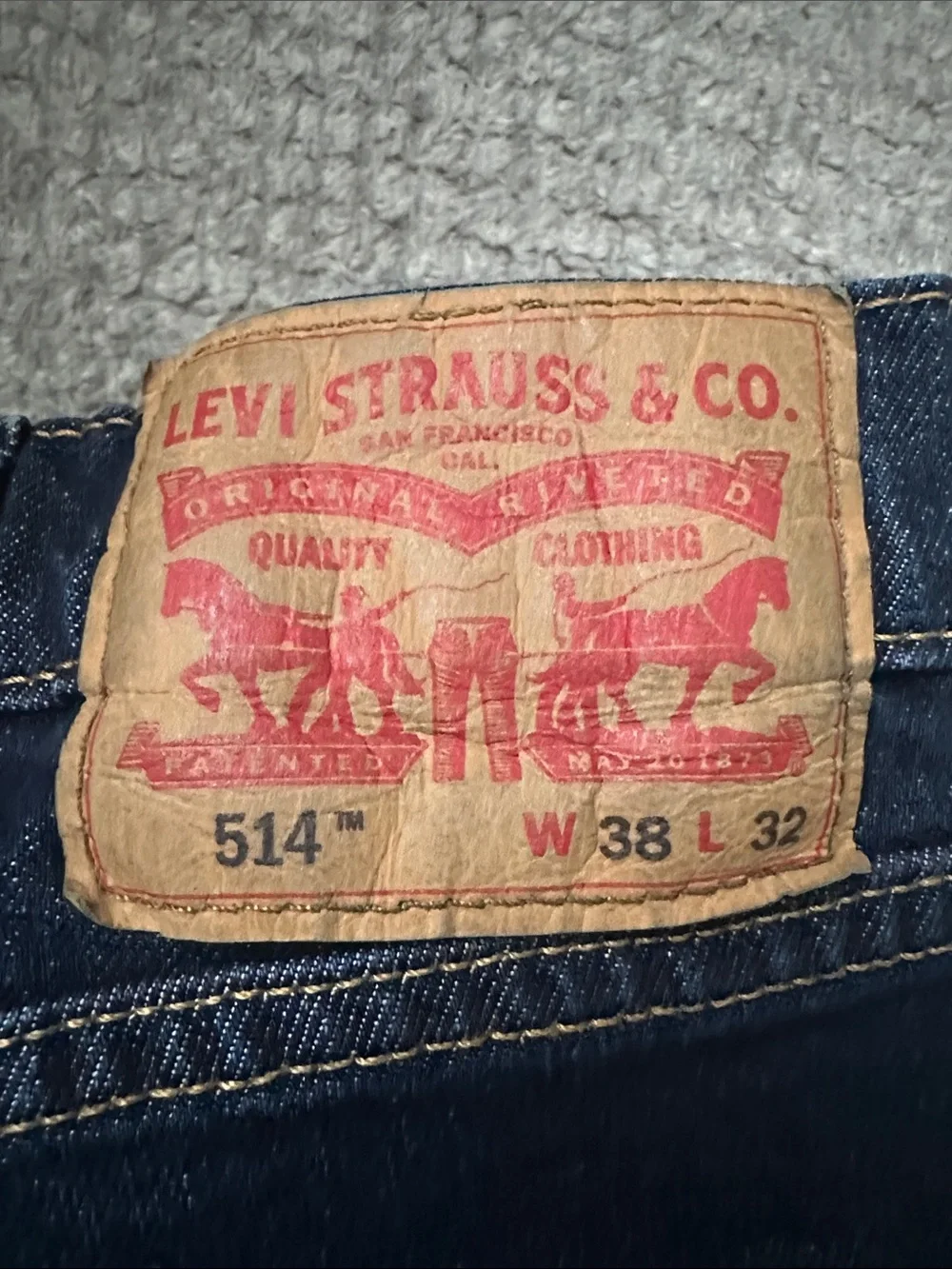 Levis rise number legible